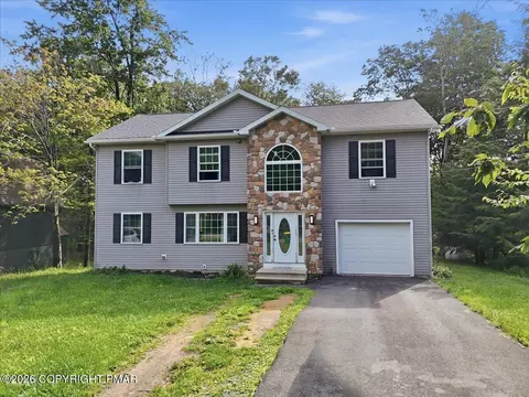 123 Chelsea Cir, Tobyhanna, PA 18466