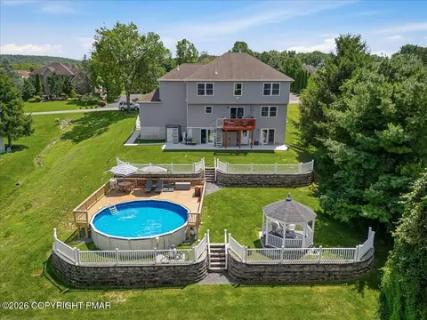 5515 Bridle Rd, Stroudsburg, PA 18360