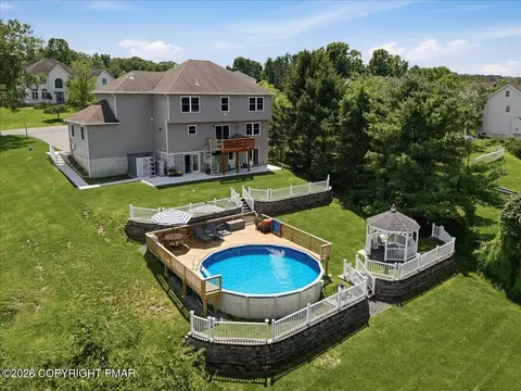 5515 Bridle Rd, Stroudsburg, PA 18360