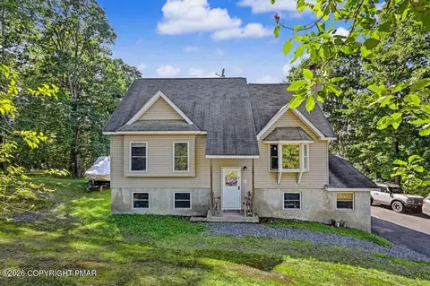 476 Bernadine Dr, Stroudsburg, PA 18360