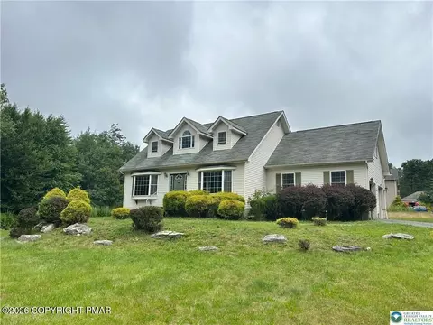 3225 Sussex Dr, Tobyhanna, PA 18466