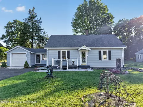 2165 N 5th St, Stroudsburg, PA 18360