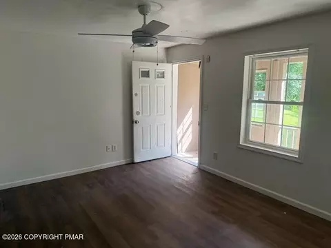 Living - 2186 Spring Dr, Bushkill, PA 18324 photo 2 of 4
