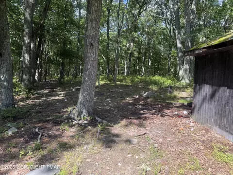 Exterior - 2186 Spring Dr, Bushkill, PA 18324 photo 6 of 9