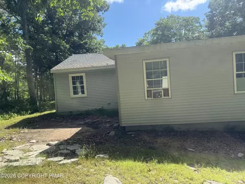 Exterior - 2186 Spring Dr, Bushkill, PA 18324 photo 8 of 9