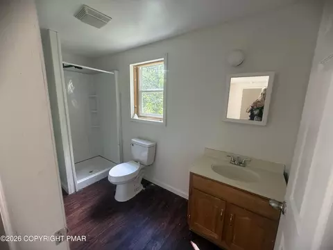 Bath - 2186 Spring Dr, Bushkill, PA 18324 photo 1 of 3