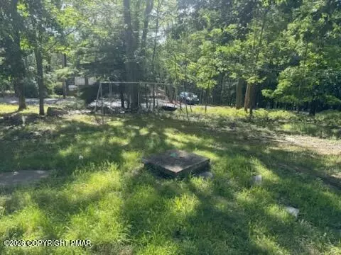 Exterior - 2186 Spring Dr, Bushkill, PA 18324 photo 9 of 9