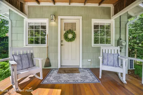 221 John St, Pocono Pines, PA 18350