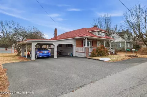 120-122 Leafy Greene St, Stroudsburg, PA 18360