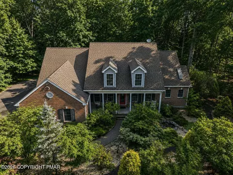 364 Joanne Ct, Bartonsville, PA 18321