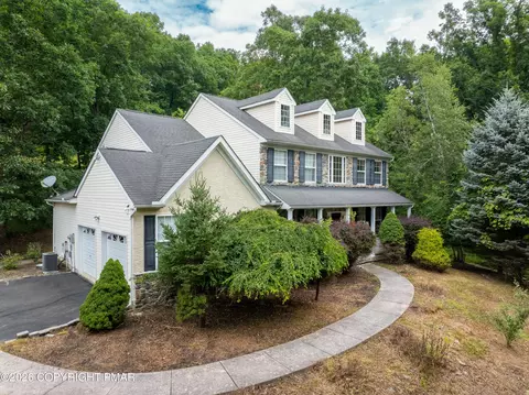 208 Fazio Way, East Stroudsburg, PA 18302