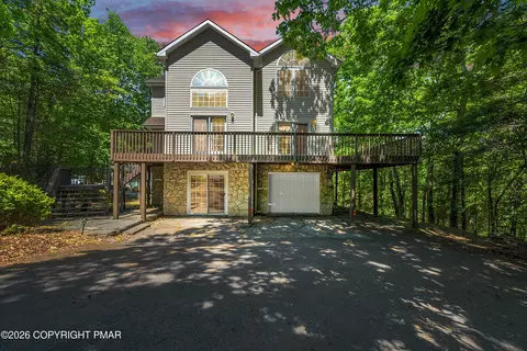 102 Eagle Rock Rd, Lackawaxen, PA 18435