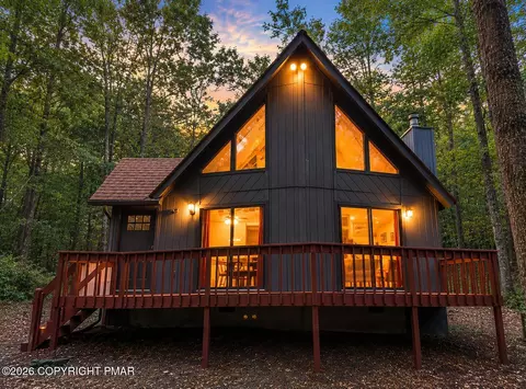 228 Mountain View Dr, Pocono Lake, PA 18347