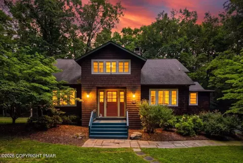 214 Goldenrod Ln, Buck Hill Falls, PA 18323