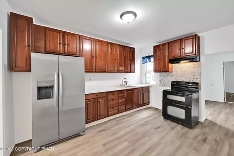 733 N 2nd St, Pottsville, PA 17901