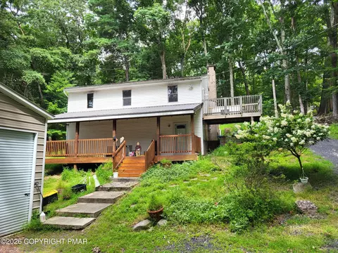 207 Marilou Ln, Bartonsville, PA 18321