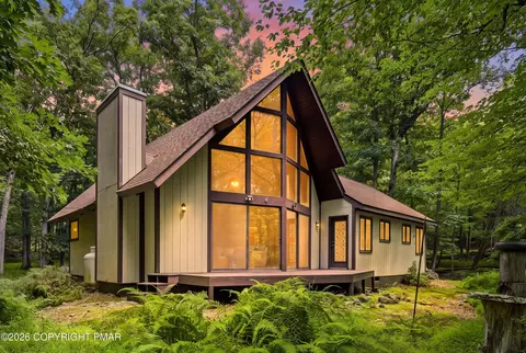 114 Forest Dr, Canadensis, PA 18325