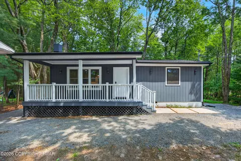 3124 Leisure Dr, Pocono Summit, PA 18346