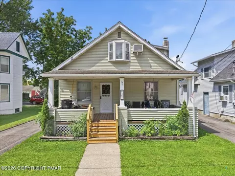 165 Elizabeth St, East Stroudsburg, PA 18301