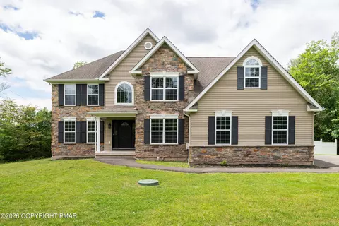 129 Doria Dr, Blakeslee, PA 18610