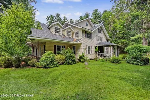5241 Pocono Crest Rd, Pocono Pines, PA 18350