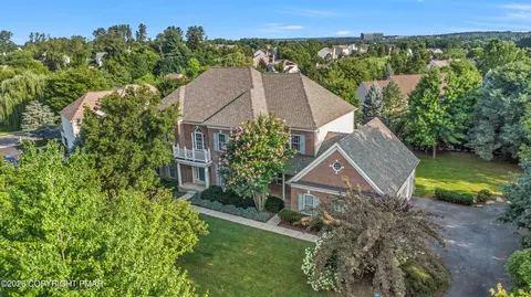 6572 Sauerkraut Ln, Macungie, PA 18062