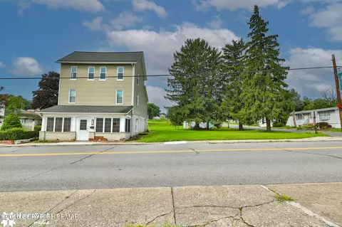 726 Garibaldi Ave, Roseto, PA 18013
