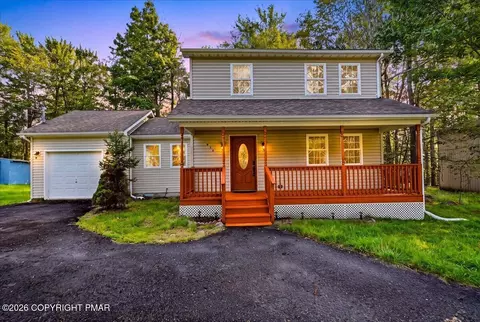 1070 Country Place Dr, Tobyhanna, PA 18466