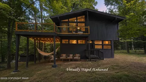 101 Gum Ter, Greentown, PA 18426