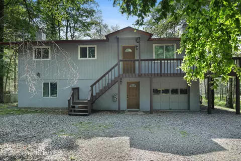 19 Conservancy Ct, Covington Township, PA 18424