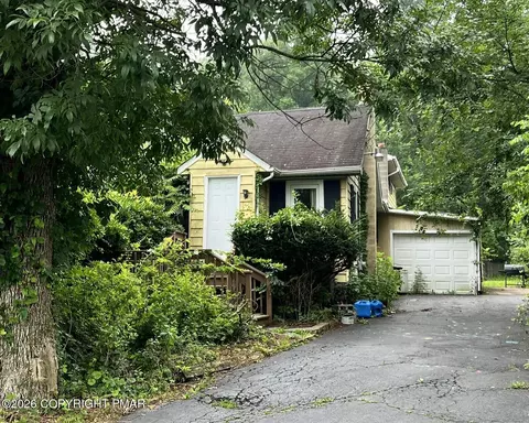 524 Independence Rd, East Stroudsburg, PA 18301