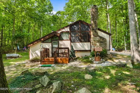 9387 Sherwood Dr, Kunkletown, PA 18058