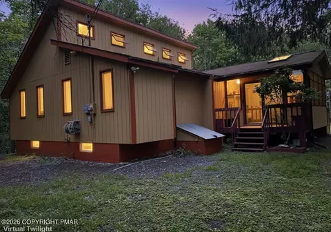 180 Delbert Dr, Gouldsboro, PA 18424