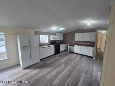 243 Birchwood Estates Ct, Exeter, PA 18643 photo 4