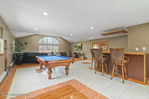 1016 Overlook Trl, Newfoundland, PA 18445