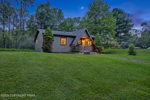 135 Driftwood Dr, Pocono Lake, PA 18347