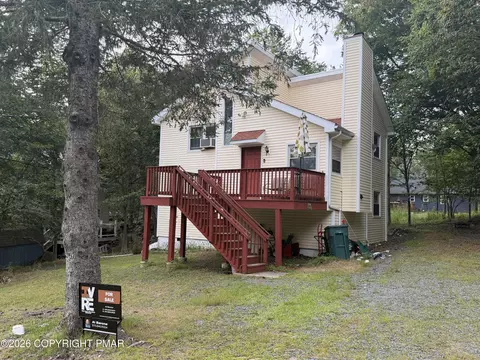 7642 Rainbow Dr, Tobyhanna, PA 18466