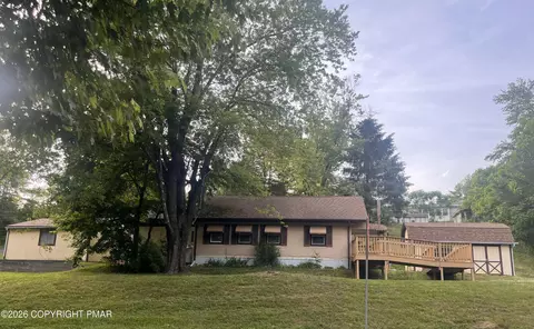 211 Baabe Ln, Stroudsburg, PA 18360