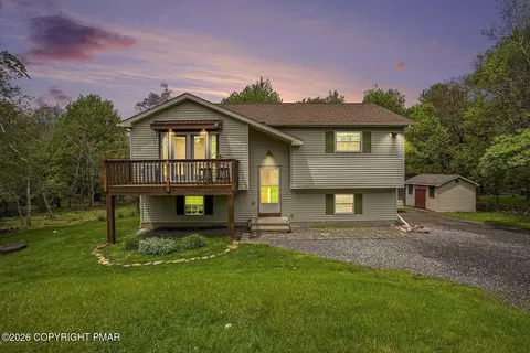 13 Denise Ct, Albrightsville, PA 18210