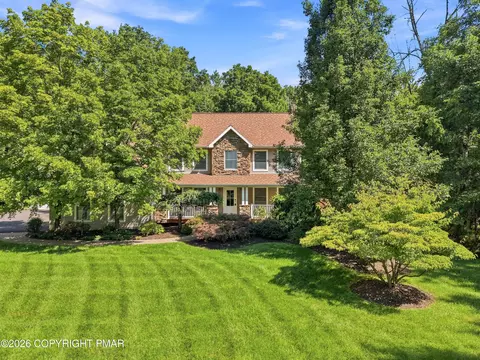 508 Quail Ridge Ln, Stroudsburg, PA 18360