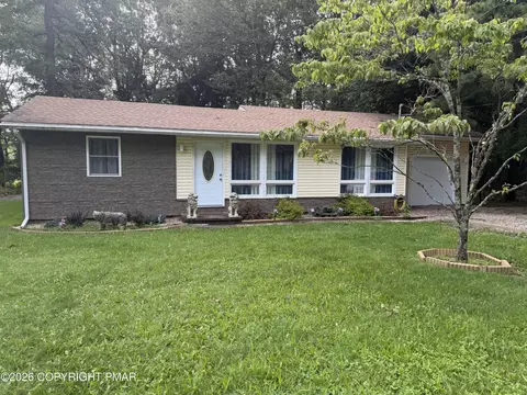 123 Stillwater Dr, Pocono Summit, PA 18346