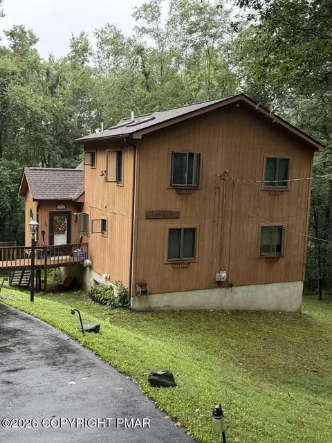 5142 Autumn Ln, Pocono Lake, PA 18347