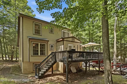 1046 Rainbow Dr, Lake Ariel, PA 18436