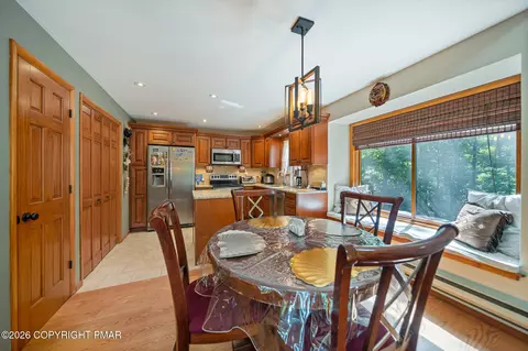 Dining - 187 Radcliff Rd, Bushkill, PA 18324 photo 1 of 1