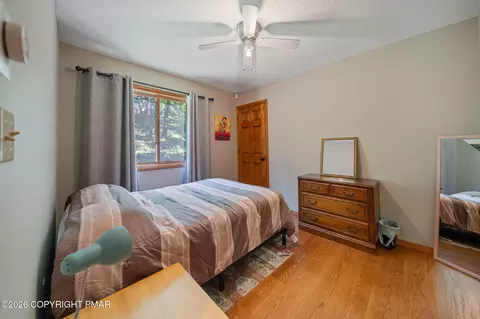 Bedroom - 187 Radcliff Rd, Bushkill, PA 18324 photo 1 of 7
