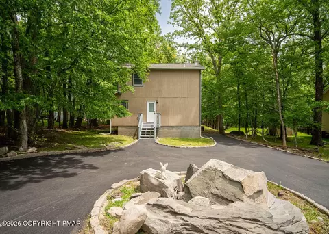 132 Cottonwood Ct, Milford, PA 18337