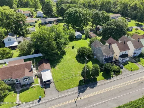 41 Friedensthal Ave, Nazareth, PA 18064