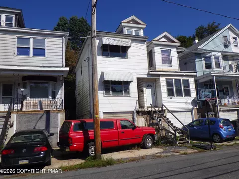 93 Schuylkill Ave, Shenandoah, PA 17976