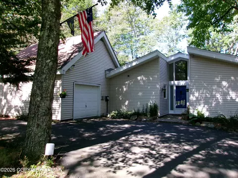 1231 Kilmer Rd, Tobyhanna, PA 18466