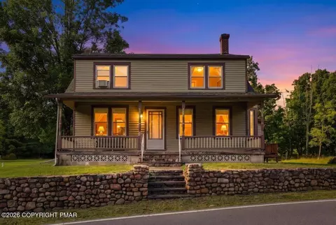 221 Upper Swiftwater Rd, Cresco, PA 18326